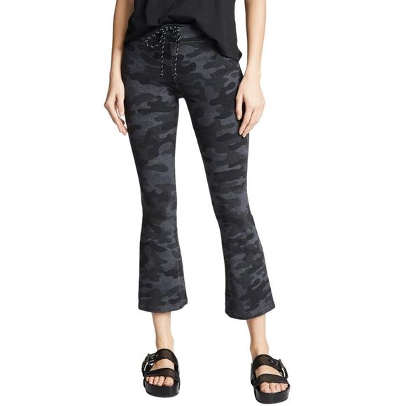 SUNDRY Camo Kick Flare Pants Size 0 - Picture 3 of 11